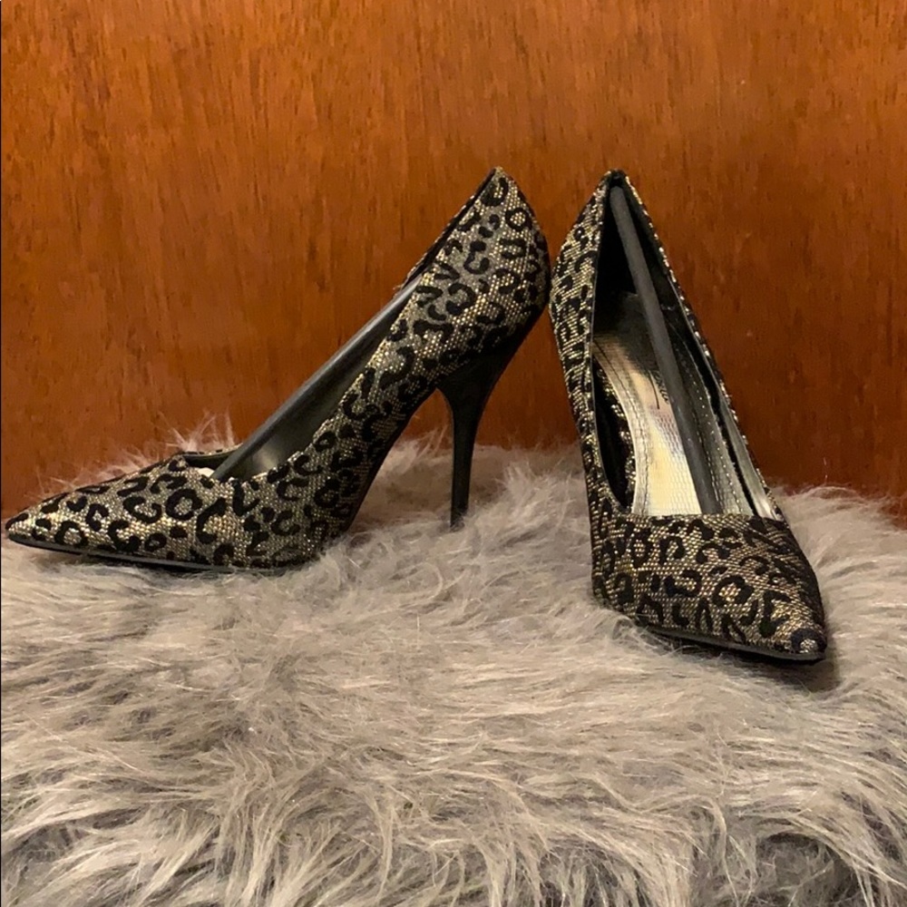 SHINY HEELS